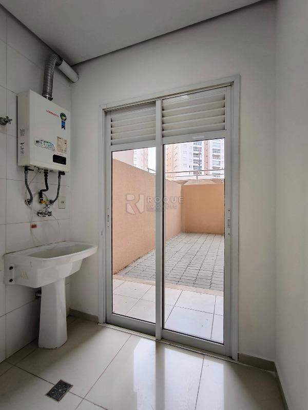 Apartamento à venda no bairro Desmembramento Oscar Antonio Breda: LAVANDERIA