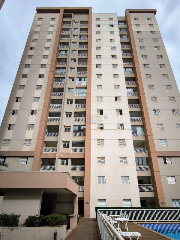 Apartamento à venda no bairro Desmembramento Oscar Antonio Breda: FRENTE