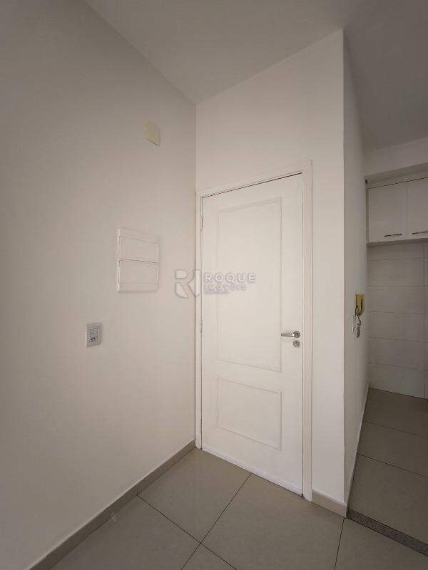 Apartamento à venda no bairro Desmembramento Oscar Antonio Breda: ENTRADA