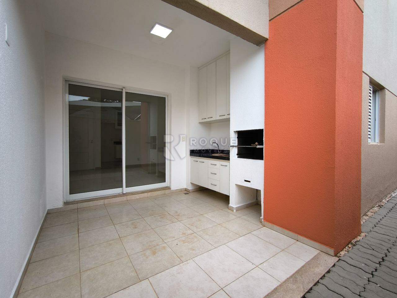 Apartamento à venda no bairro Desmembramento Oscar Antonio Breda: ÁREA GOURMET