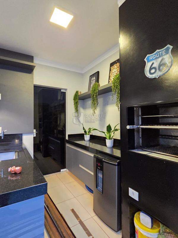 Casa em condomínio à venda no bairro Parque Residencial Roland: Área gourmet