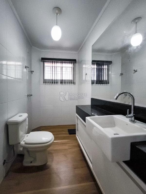 Casa Residencial à venda no bairro Centro: BANHEIRO SOCIAL