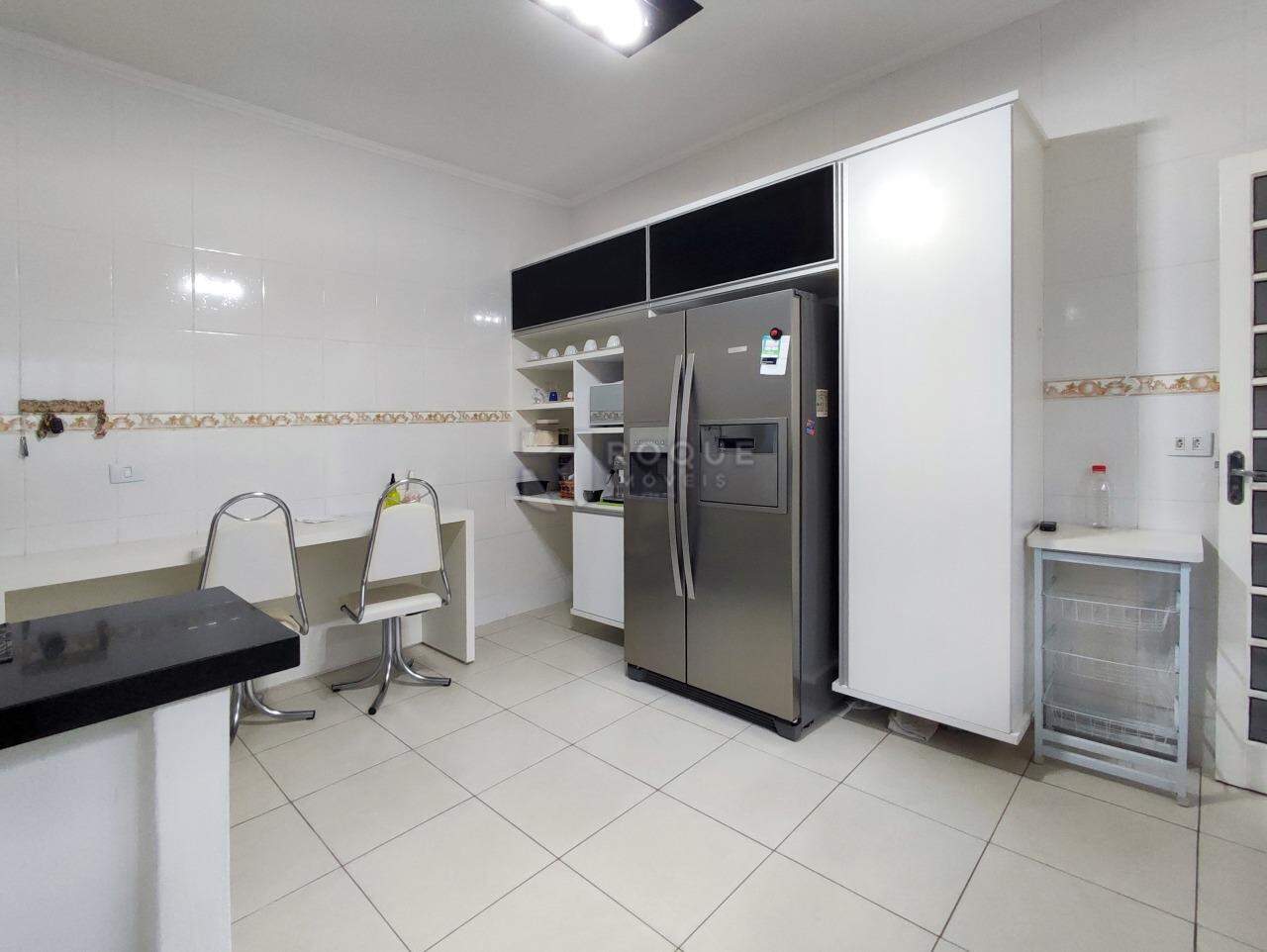Casa Residencial à venda no bairro Centro: COZINHA