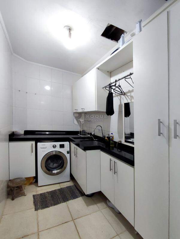 Casa Residencial à venda no bairro Centro: LAVANDERIA