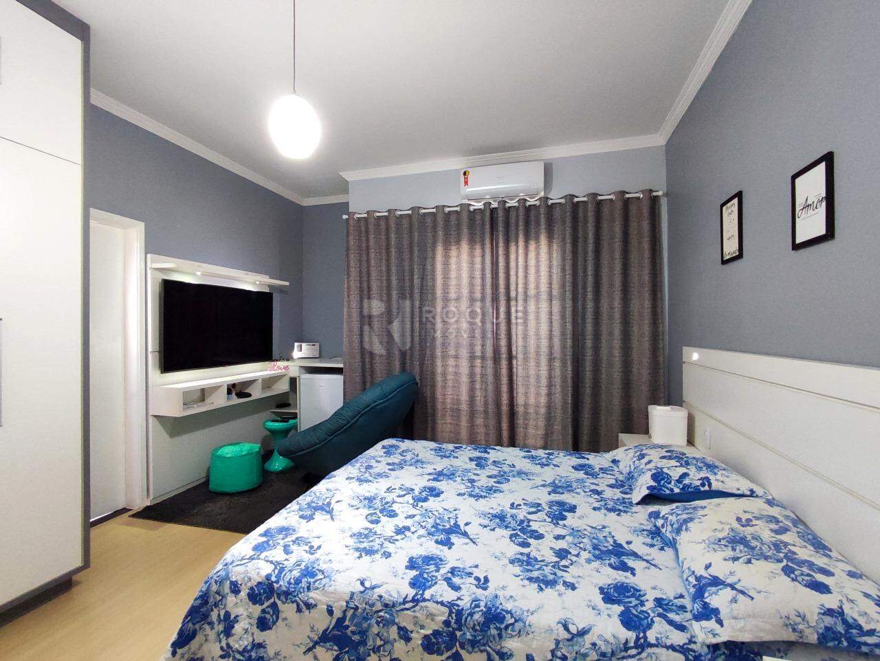 Casa Residencial à venda no bairro Centro: SUÍTE 1
