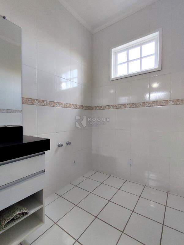 Casa Residencial à venda no bairro Centro: ESPAÇO BANHEIRA SUÍTE 1 
