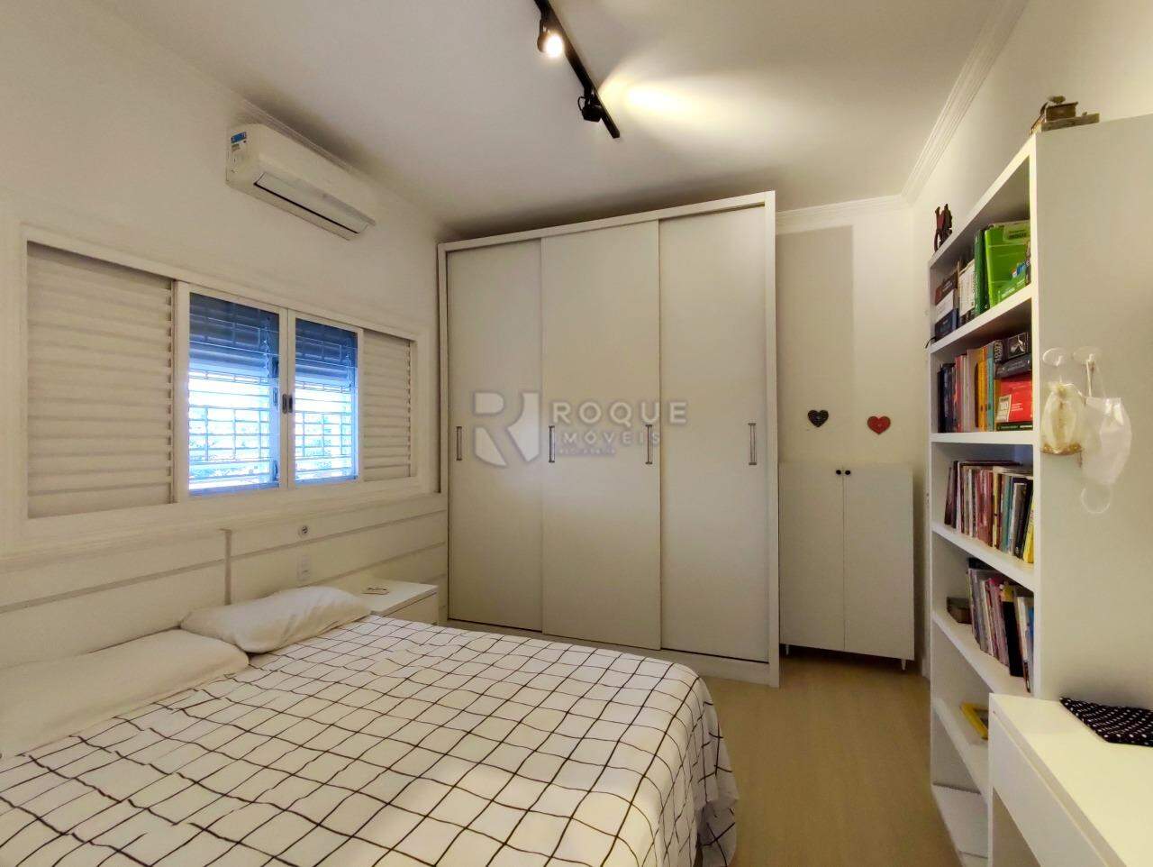 Casa Residencial à venda no bairro Centro: SUÍTE 2