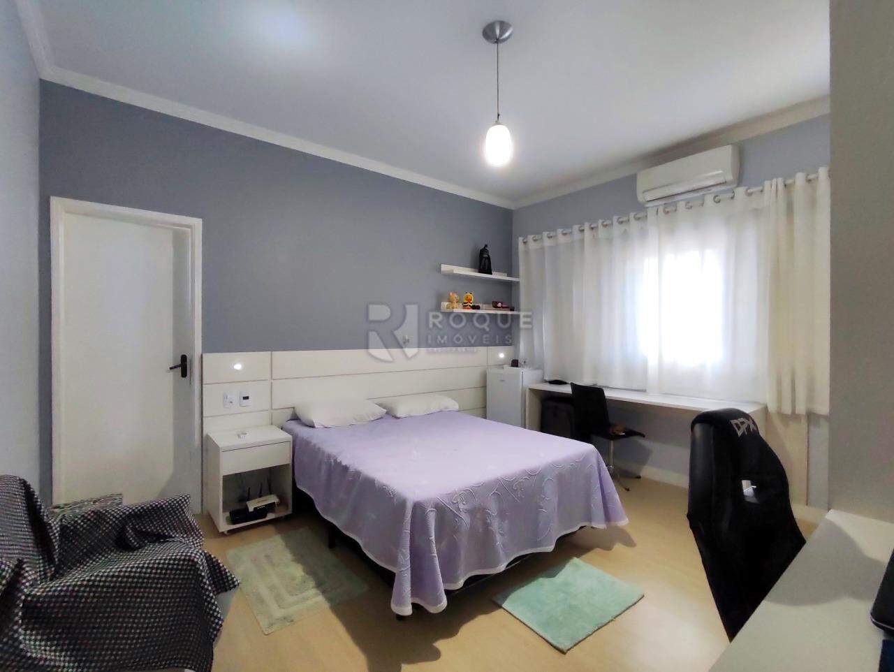 Casa Residencial à venda no bairro Centro: SUÍTE 3