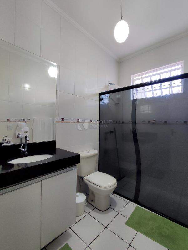Casa Residencial à venda no bairro Centro: BANHEIRO SUÍTE 3