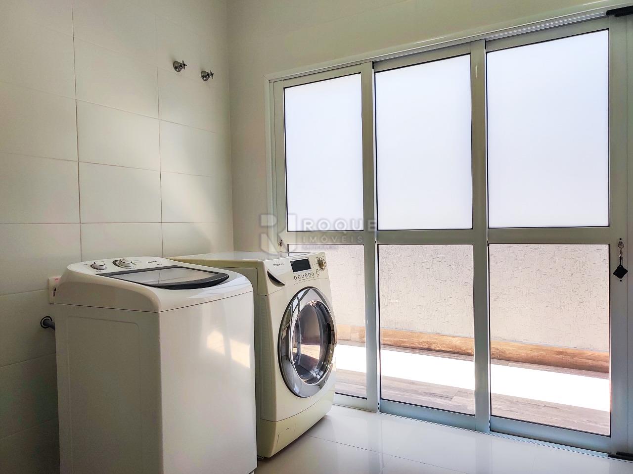 Casa em condomínio à venda no bairro Portal de São Clemente: LAVANDERIA