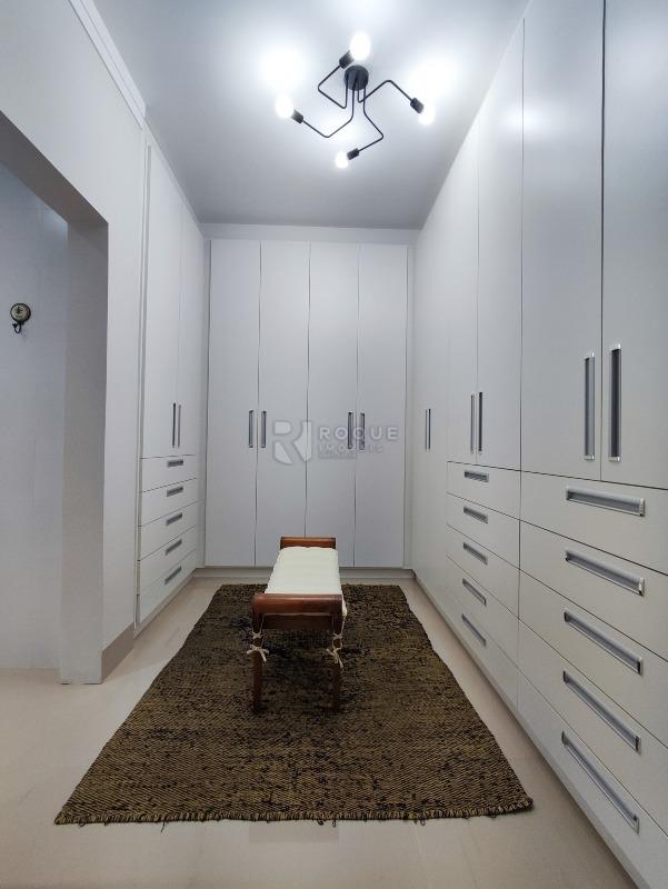 Casa em condomínio à venda no bairro Portal de São Clemente: CLOSET SUÍTE MASTER