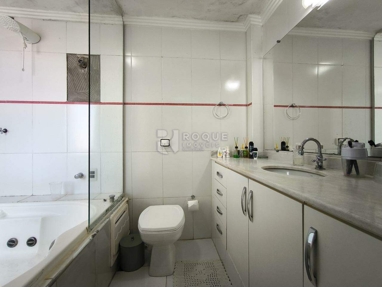 Apartamento à venda no bairro Centro: WC SUÍTE