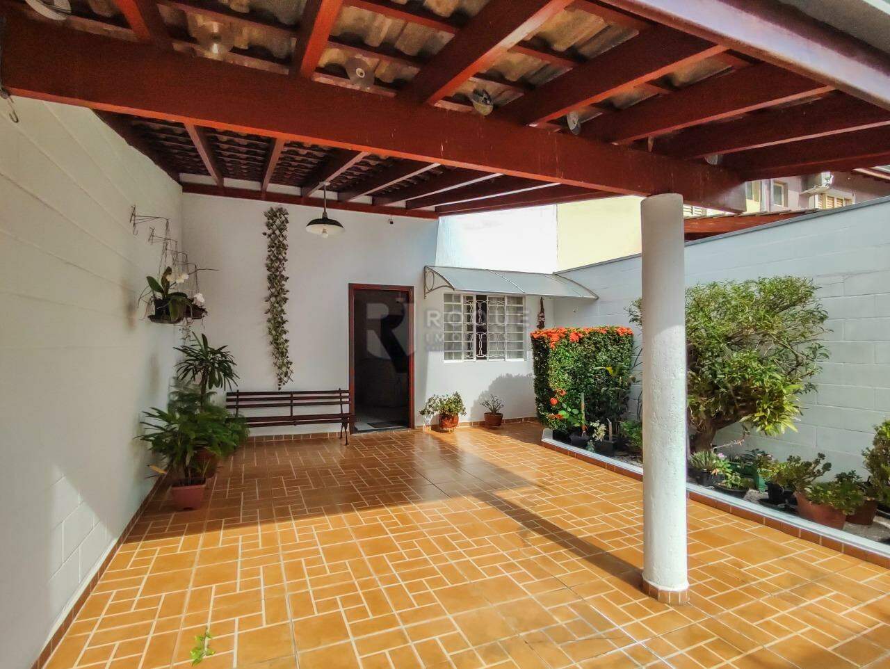 Casa Residencial à venda no bairro Jardim São Roque: GARAGEM