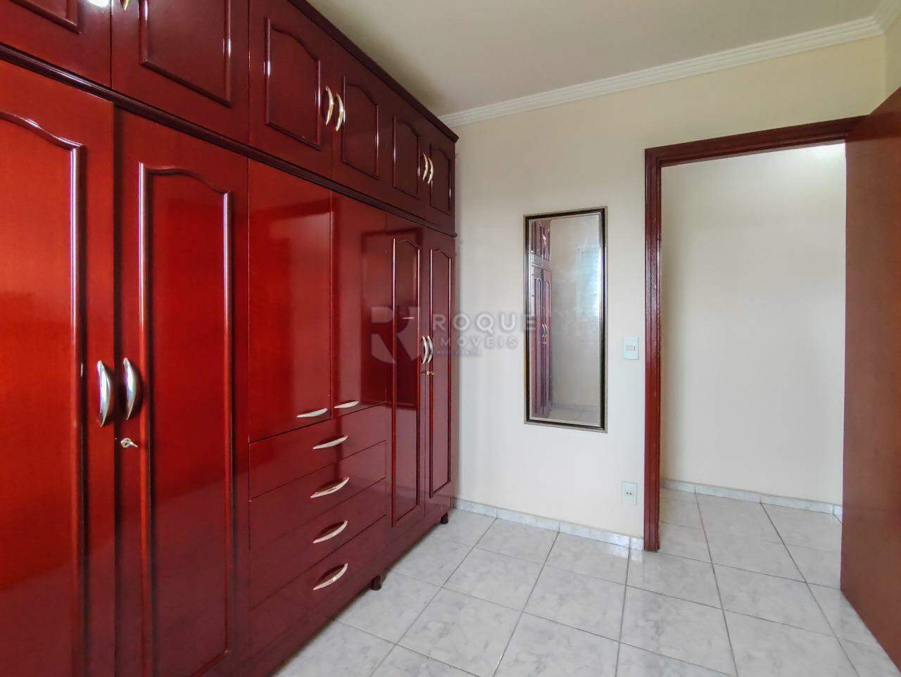 Casa Residencial à venda no bairro Jardim São Roque: DORMITÓRIO 1