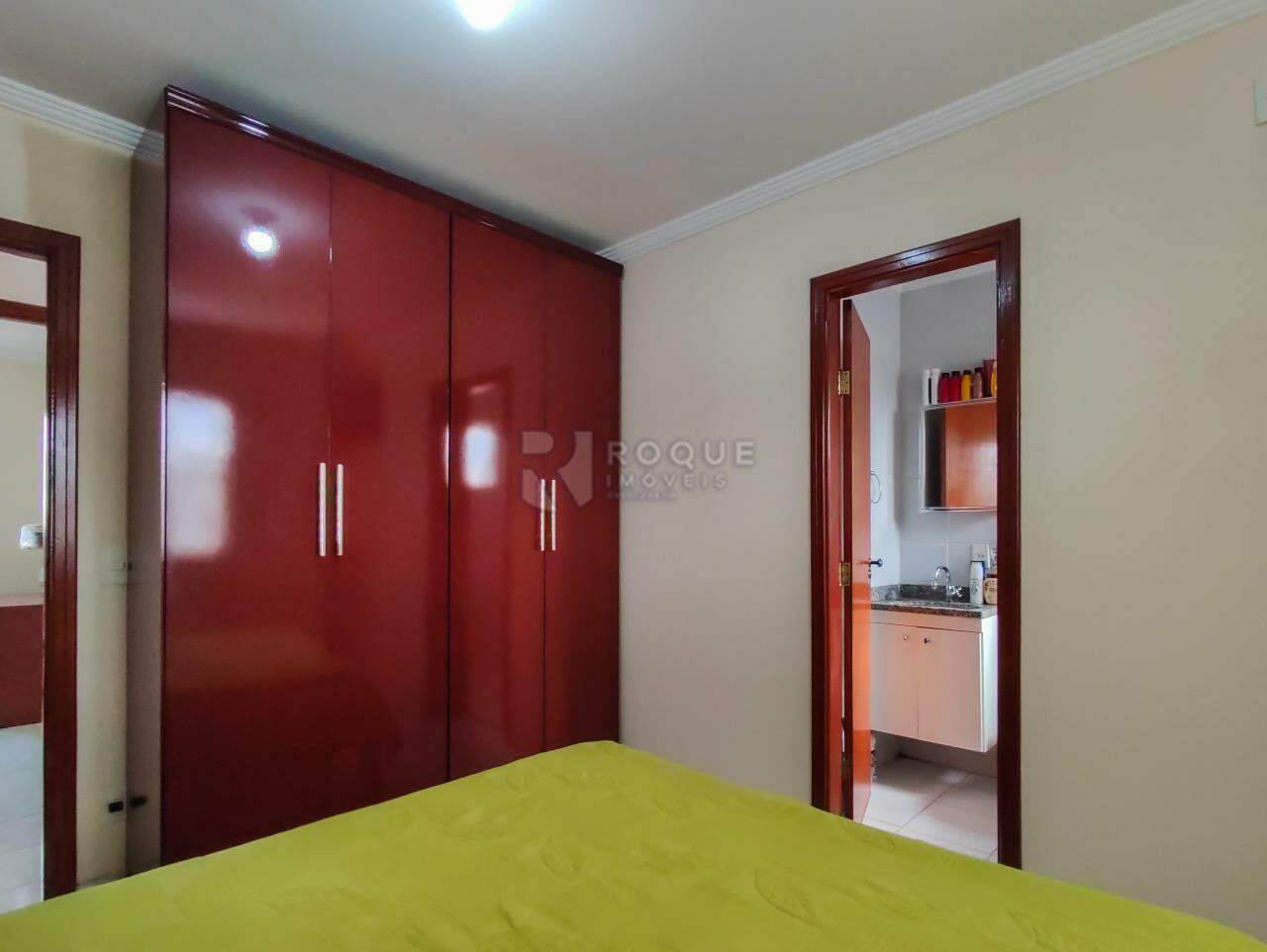 Casa Residencial à venda no bairro Jardim São Roque: SUÍTE