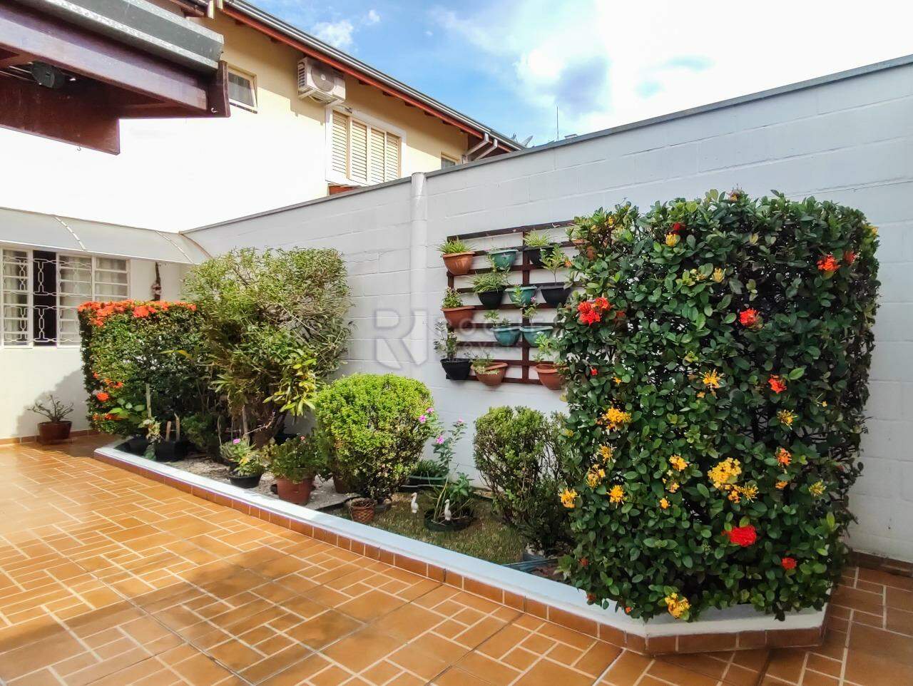 Casa Residencial à venda no bairro Jardim São Roque: JARDIM