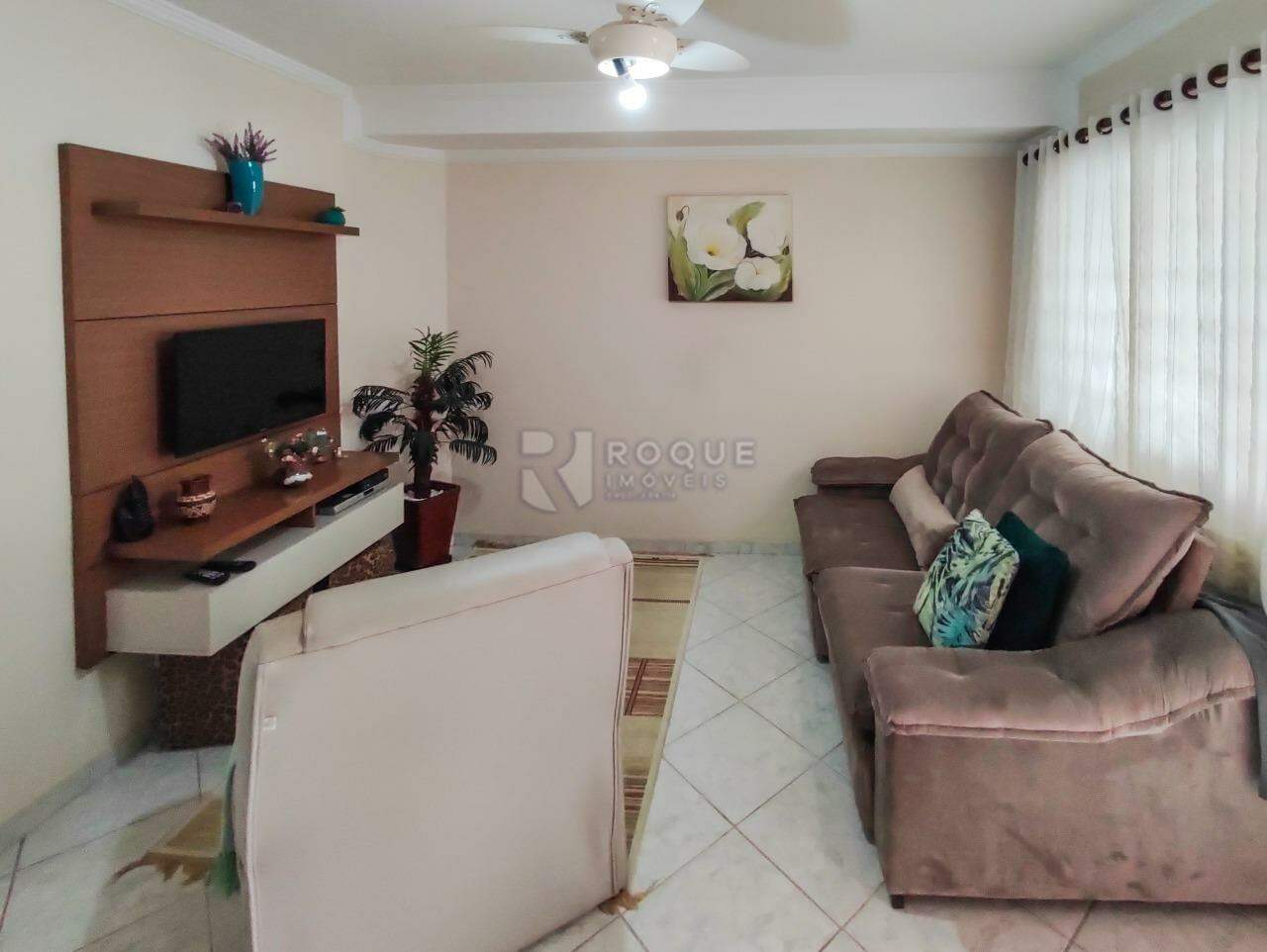 Casa Residencial à venda no bairro Jardim São Roque: SALA DE TV