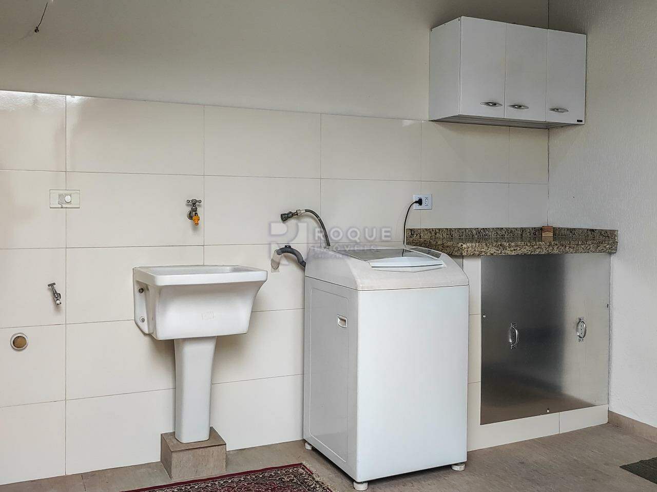 Casa Residencial à venda no bairro Jardim São Roque: LAVANDERIA