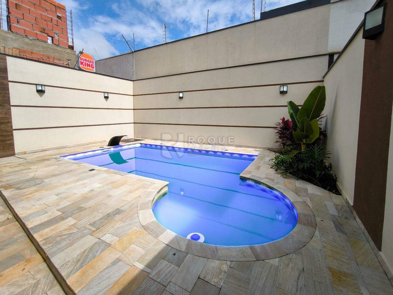 Casa em condomínio à venda no bairro Jardim Solar dos Nobres: PISCINA