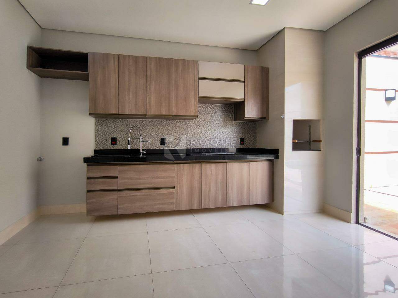 Casa em condomínio à venda no bairro Jardim Solar dos Nobres: COZINHA