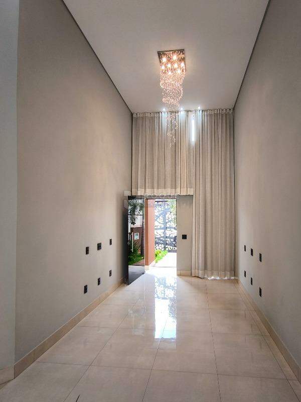 Casa em condomínio à venda no bairro Jardim Solar dos Nobres: SALA DE ESTAR