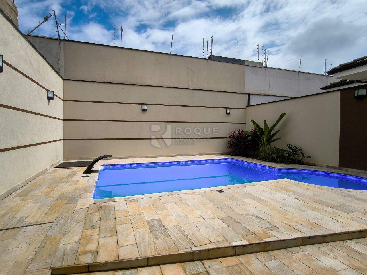 Casa em condomínio à venda no bairro Jardim Solar dos Nobres: PISCINA