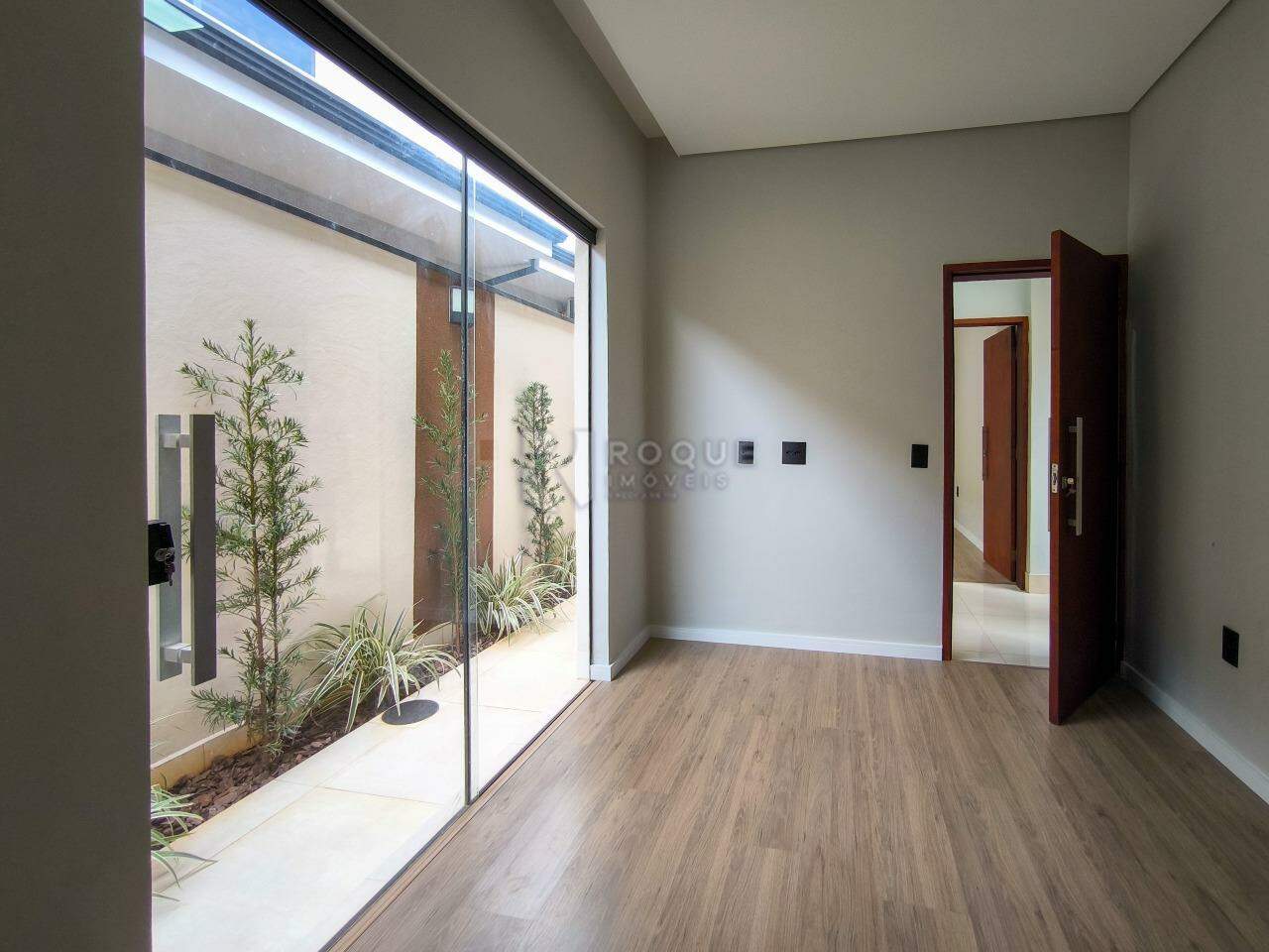 Casa em condomínio à venda no bairro Jardim Solar dos Nobres: SUÍTE