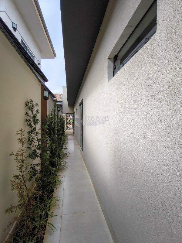 Casa em condomínio à venda no bairro Jardim Solar dos Nobres: LATERAL EXTERNA