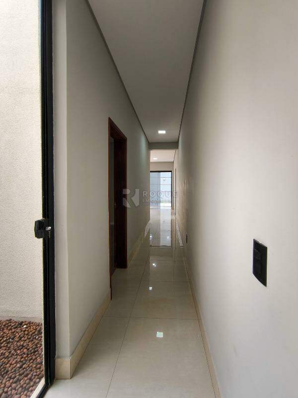 Casa em condomínio à venda no bairro Jardim Solar dos Nobres: CORREDOR INTERNO