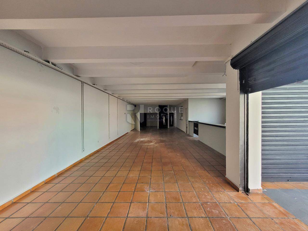 Salão para aluguel no bairro Vila São João: Salão