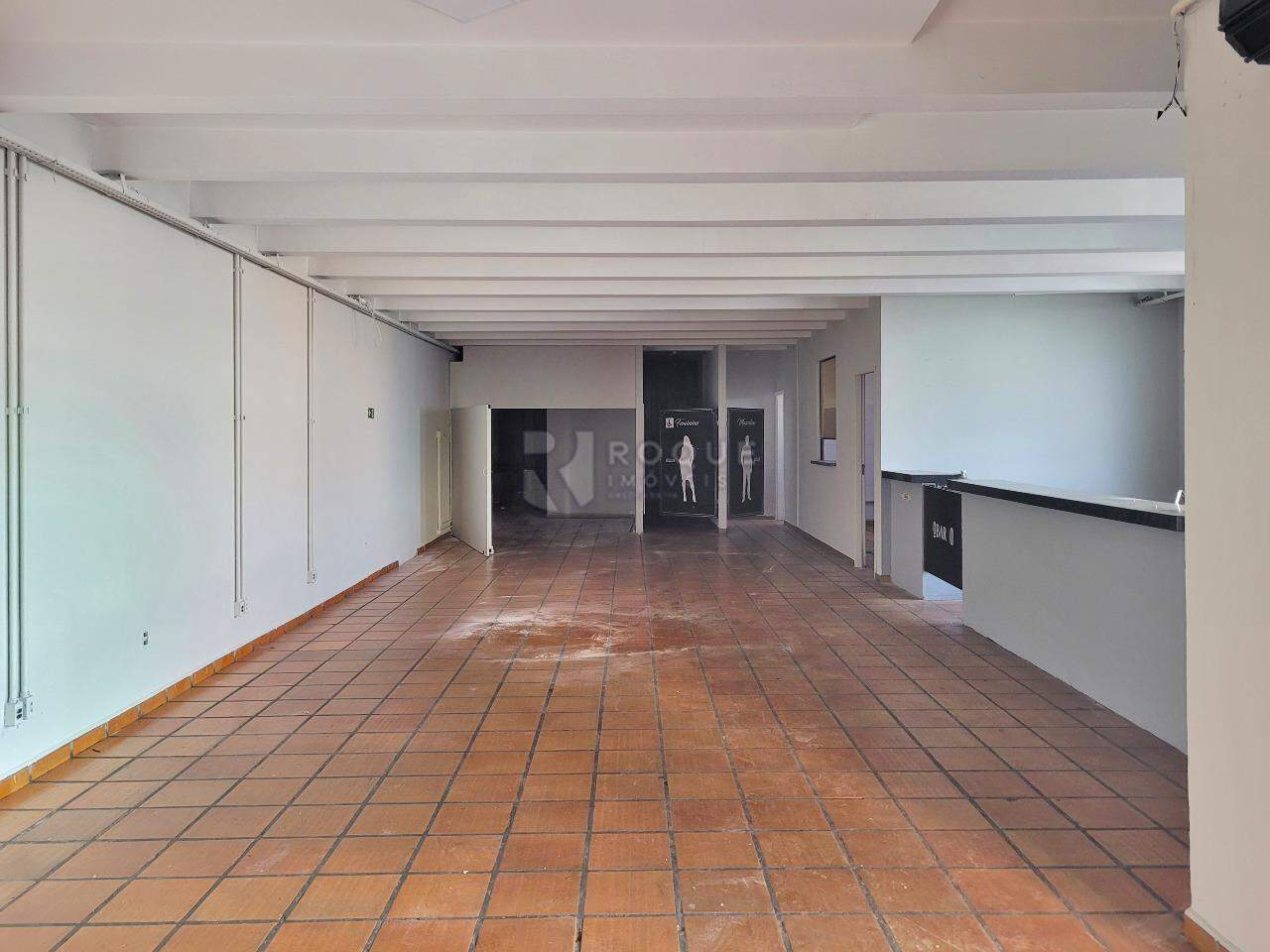 Salão para aluguel no bairro Vila São João: Salão