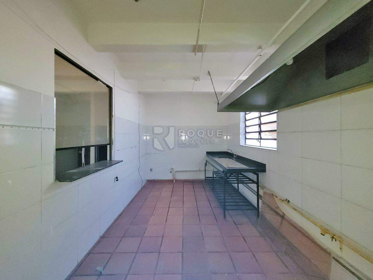 Salão para aluguel no bairro Vila São João: Cozinha