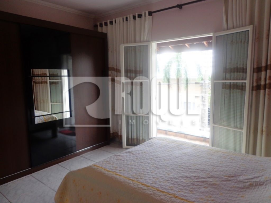 Casa Residencial à venda no bairro Parque Hippolyto: 