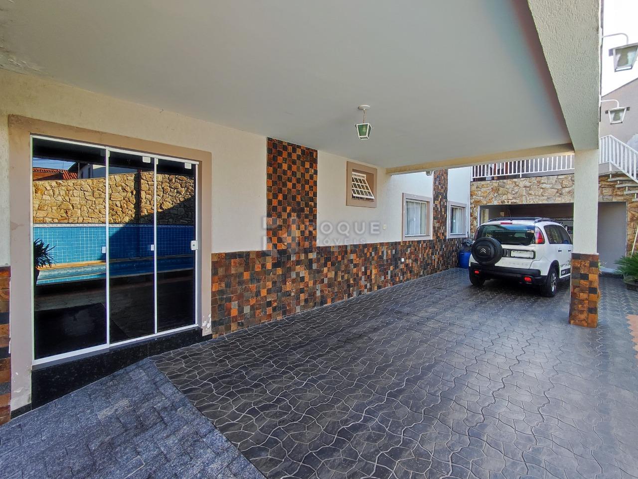 Casa Residencial à venda no bairro Parque Hippolyto: GARAGEM