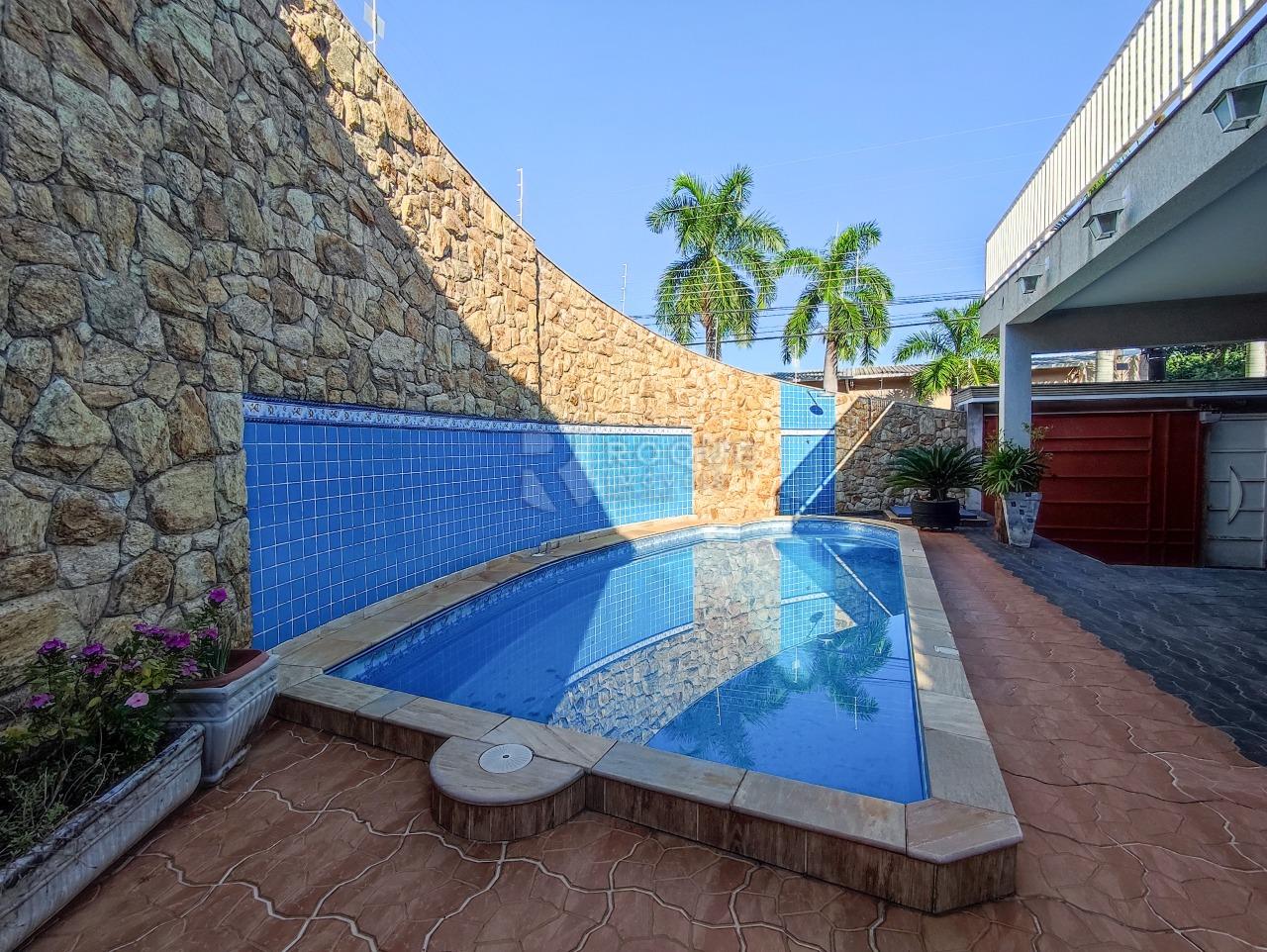 Casa Residencial à venda no bairro Parque Hippolyto: PISCINA
