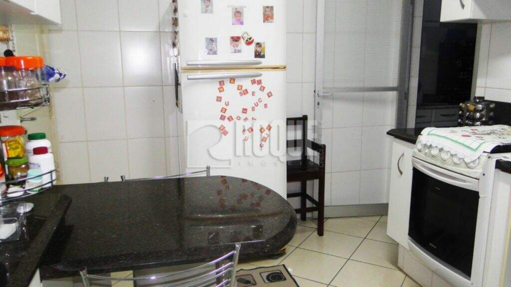 Apartamento à venda no bairro Centro: 