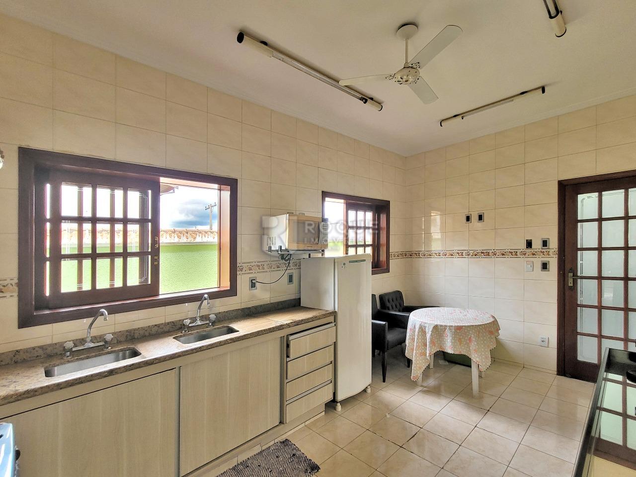 Casa Residencial à venda no bairro Jardim Santa Cecília: COZINHA
