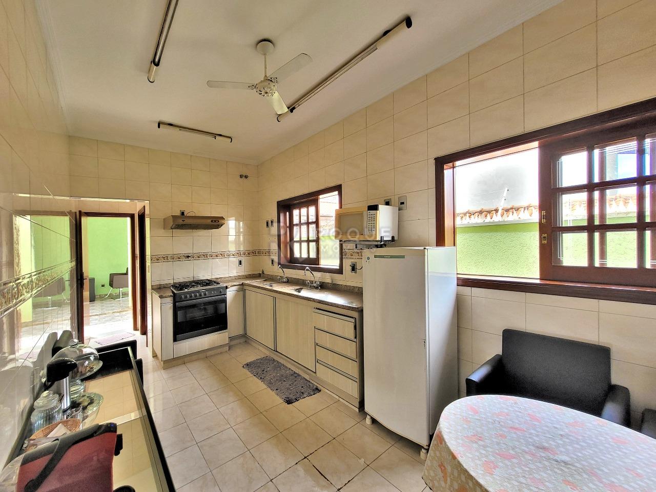 Casa Residencial à venda no bairro Jardim Santa Cecília: COZINHA