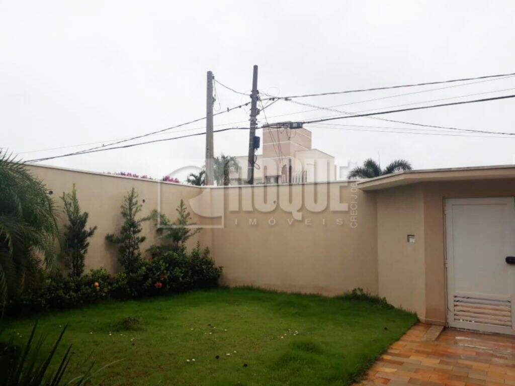 Casa em condomínio à venda no bairro Parque Residencial Roland: 