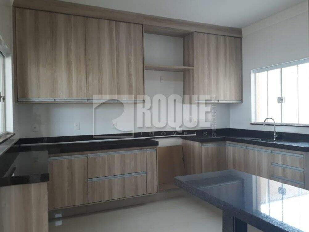 Casa em condomínio à venda no bairro Parque Residencial Roland: 