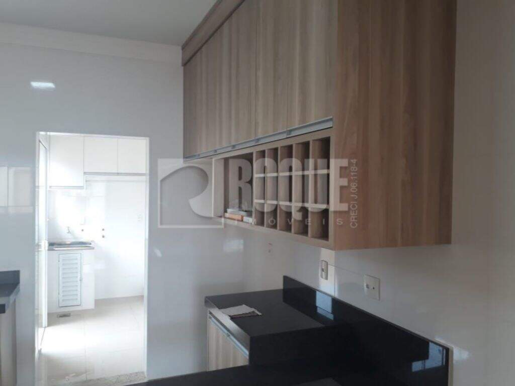Casa em condomínio à venda no bairro Parque Residencial Roland: 