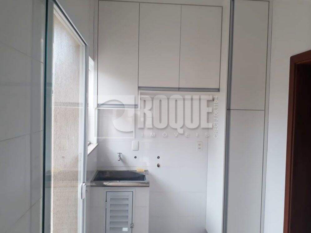 Casa em condomínio à venda no bairro Parque Residencial Roland: 