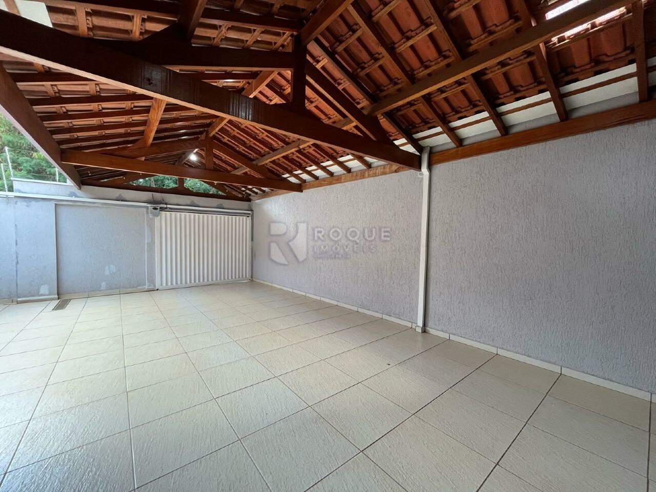 Casa Residencial à venda no bairro Jardim Residencial Roseira: GARAGEM 