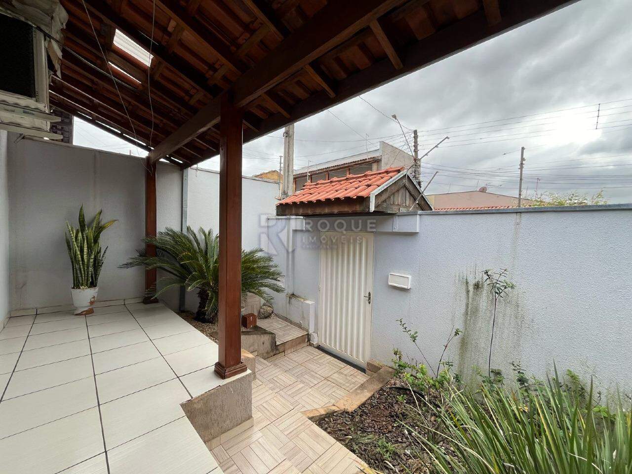 Casa Residencial à venda no bairro Jardim Residencial Roseira: ENTRADA SOCIAL