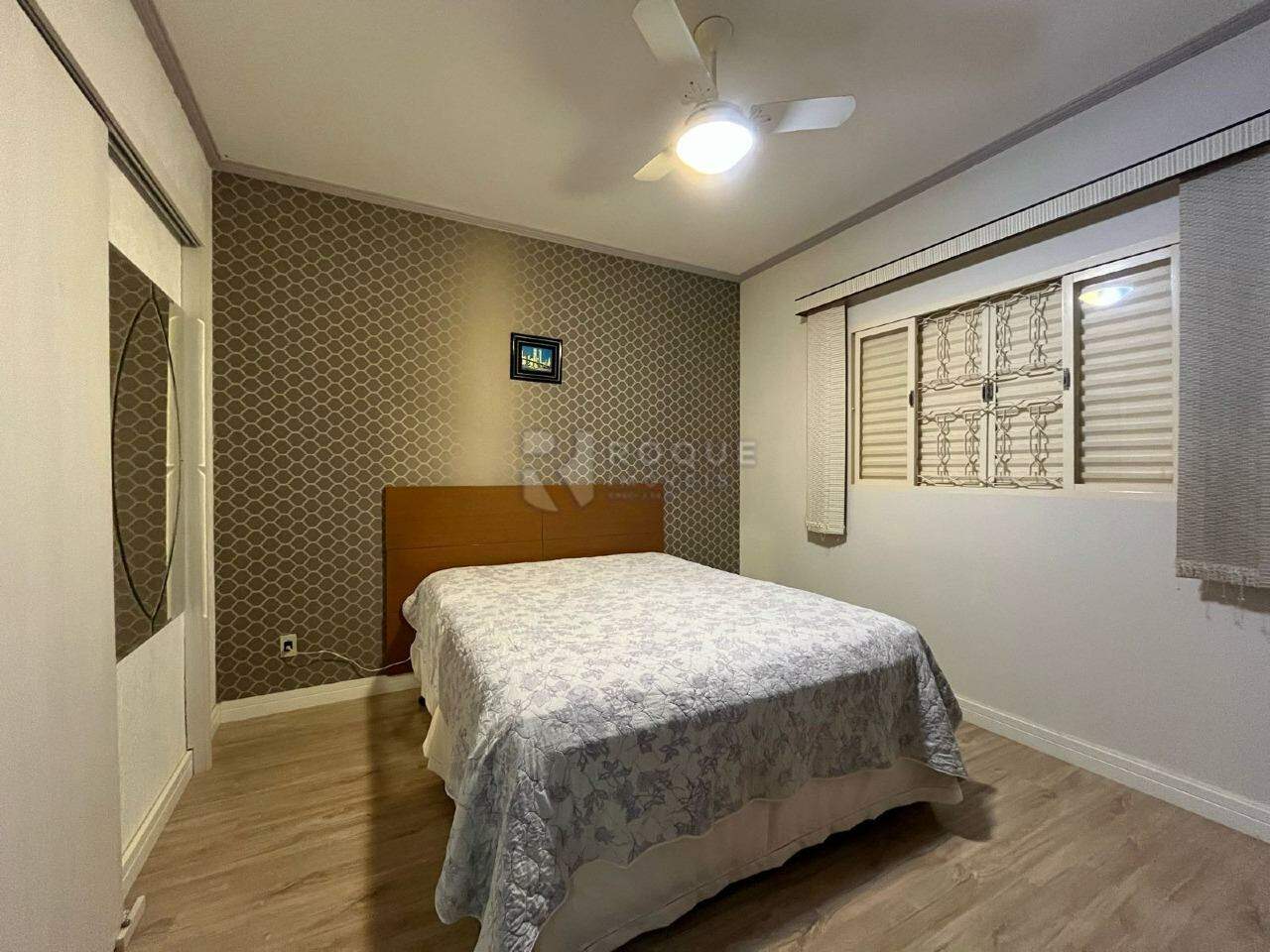 Casa Residencial à venda no bairro Jardim Residencial Roseira: DORMITÓRIO 2