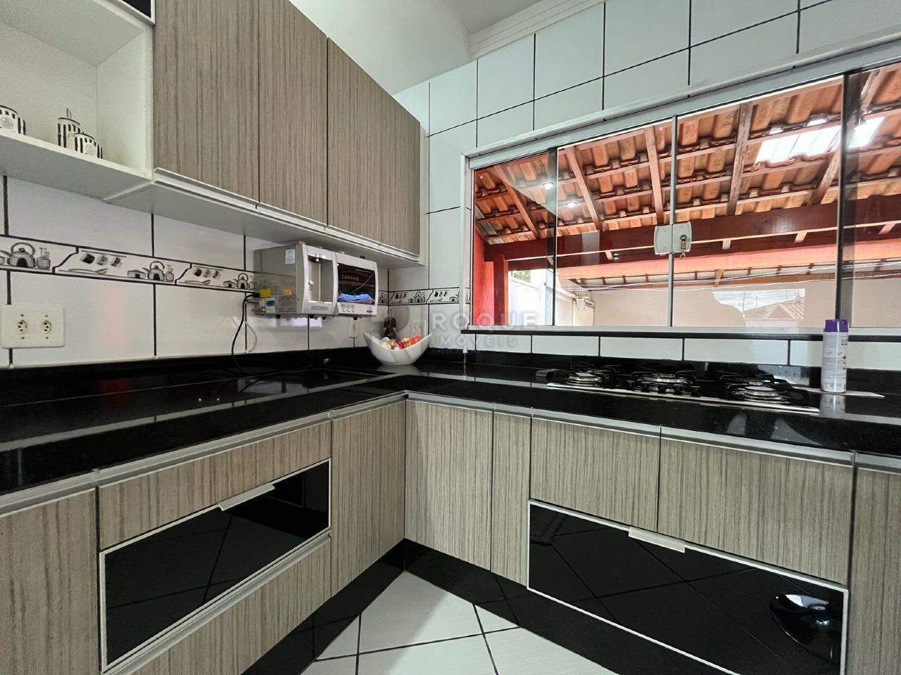 Casa Residencial à venda no bairro Jardim Residencial Roseira: COZINHA