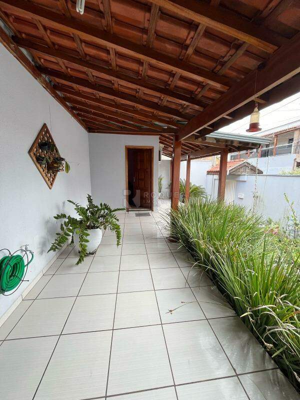 Casa Residencial à venda no bairro Jardim Residencial Roseira: ENTRADA SALA ESTAR