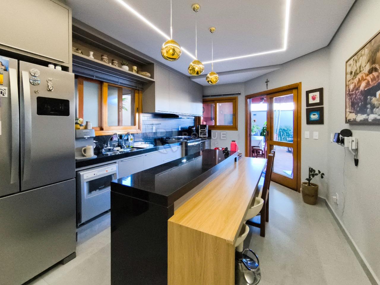 Casa em condomínio à venda no bairro Jardim Residencial Monsenhor Rossi: COZINHA