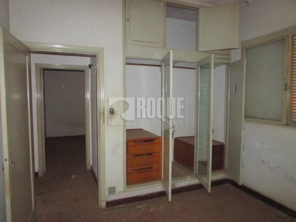 Casa Residencial à venda no bairro Centro: 