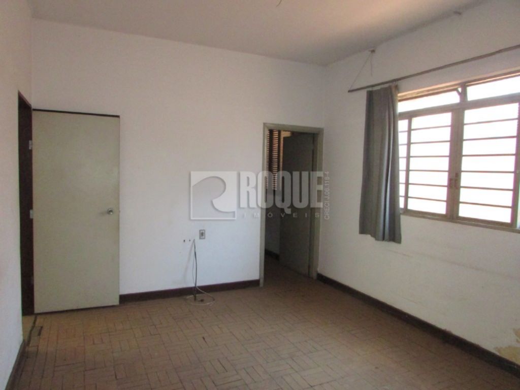 Casa Residencial à venda no bairro Centro: 